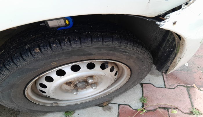 2017 Datsun Go D, Petrol, Manual, 1,25,830 km, tyre