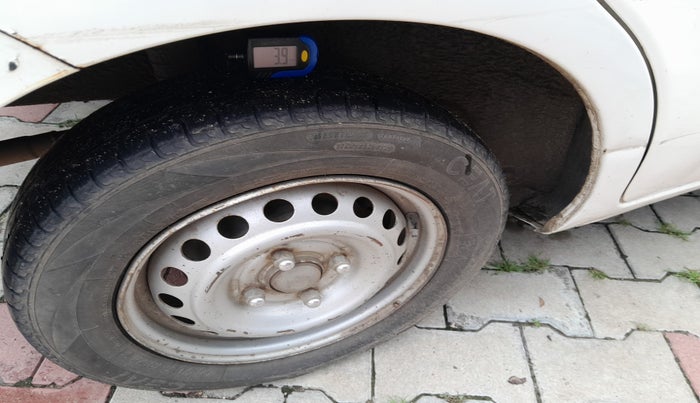 2017 Datsun Go D, Petrol, Manual, 1,25,830 km, tyre