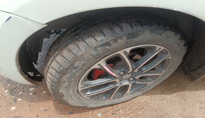 2019 Maruti Swift ZDI PLUS, Diesel, Manual, 1,12,154 km, tyre