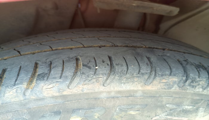 2022 Tata ALTROZ XM PLUS PETROL, Petrol, Manual, 70,941 km, tyre