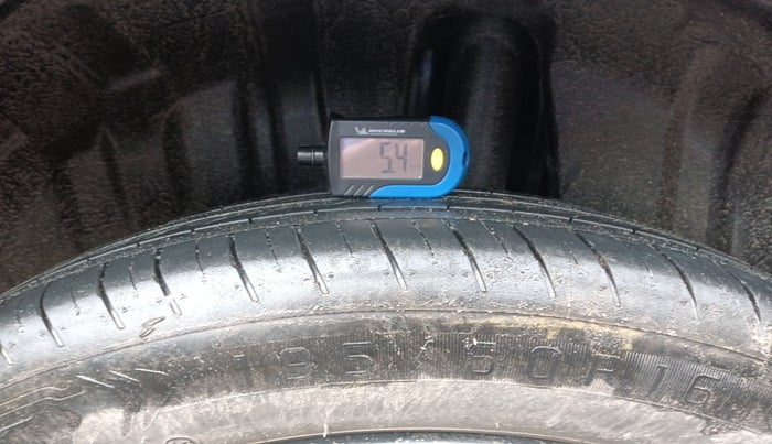 2023 Maruti FRONX DELTA CNG 1.2 MT, Petrol, Manual, 24,000 km, tyre