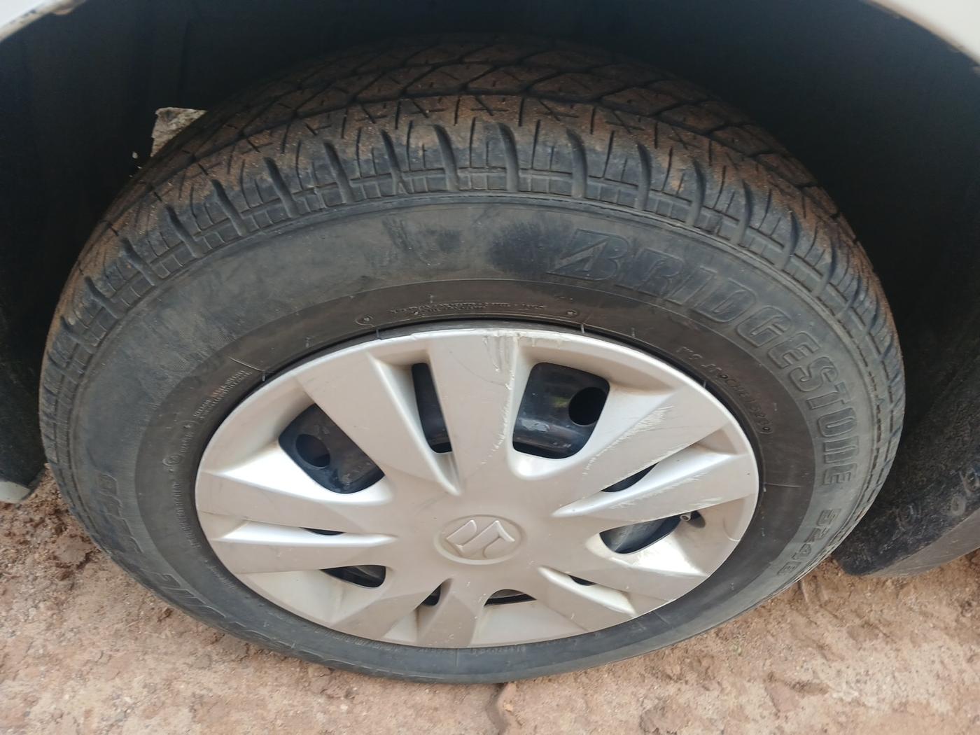 2012 Maruti Swift Dzire VDI, Diesel, Manual, 1,38,000 km, tyre