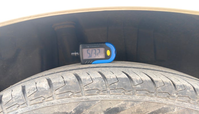 2018 Maruti Dzire VXI AMT, Petrol, Automatic, 80,966 km, tyre