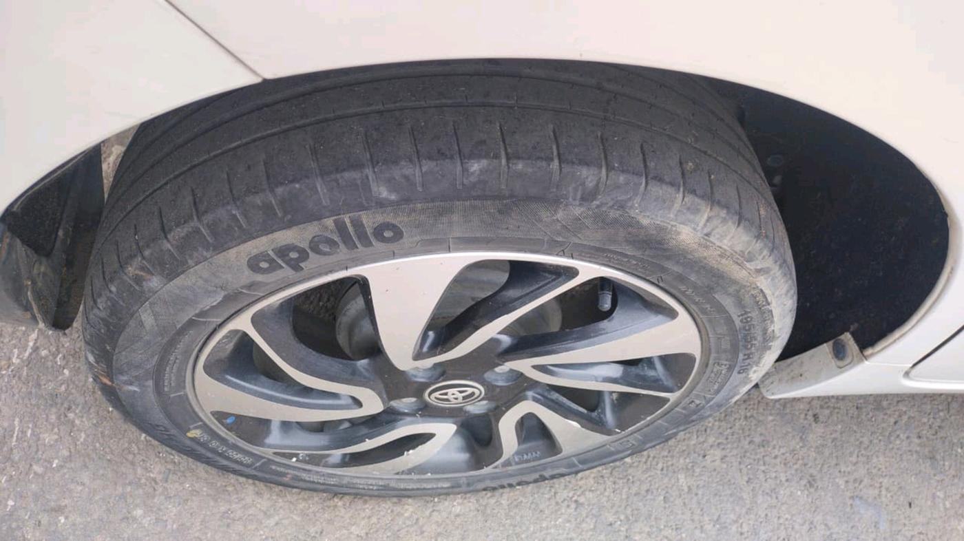 2020 Toyota Glanza G, Petrol, Manual, 96,781 km, tyre