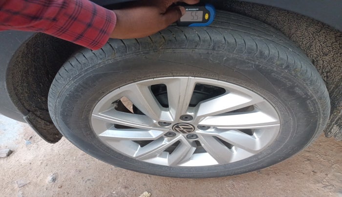 2024 Volkswagen TAIGUN Highline Plus 1.0 TSI MT, Petrol, Manual, 17,270 km, tyre