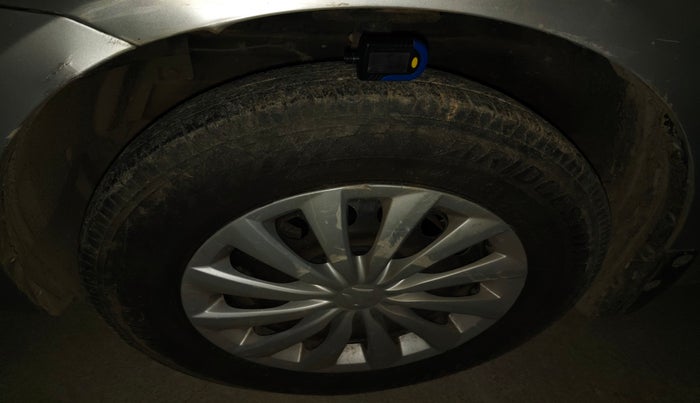2016 Maruti Swift Dzire VXI (O), Petrol, Manual, 56,444 km, tyre