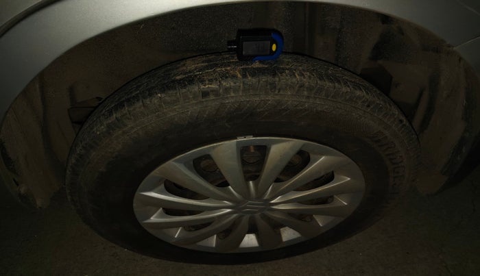 2016 Maruti Swift Dzire VXI (O), Petrol, Manual, 56,444 km, tyre
