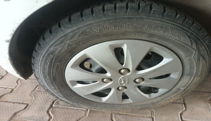2010 Hyundai i10 MAGNA 1.2, Petrol, Manual, 1,21,669 km, tyre