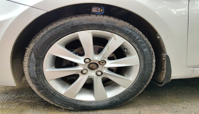 2012 Hyundai Verna FLUIDIC 1.6 CRDI SX, Diesel, Manual, 1,28,051 km, tyre