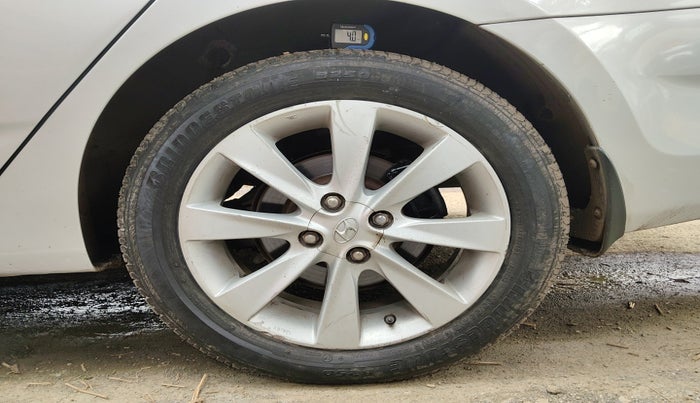 2012 Hyundai Verna FLUIDIC 1.6 CRDI SX, Diesel, Manual, 1,28,051 km, tyre