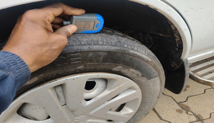2022 Maruti Eeco 5 STR AC CNG (O), Petrol, Manual, 42,789 km, tyre
