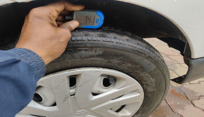 2022 Maruti Eeco 5 STR AC CNG (O), Petrol, Manual, 42,789 km, tyre