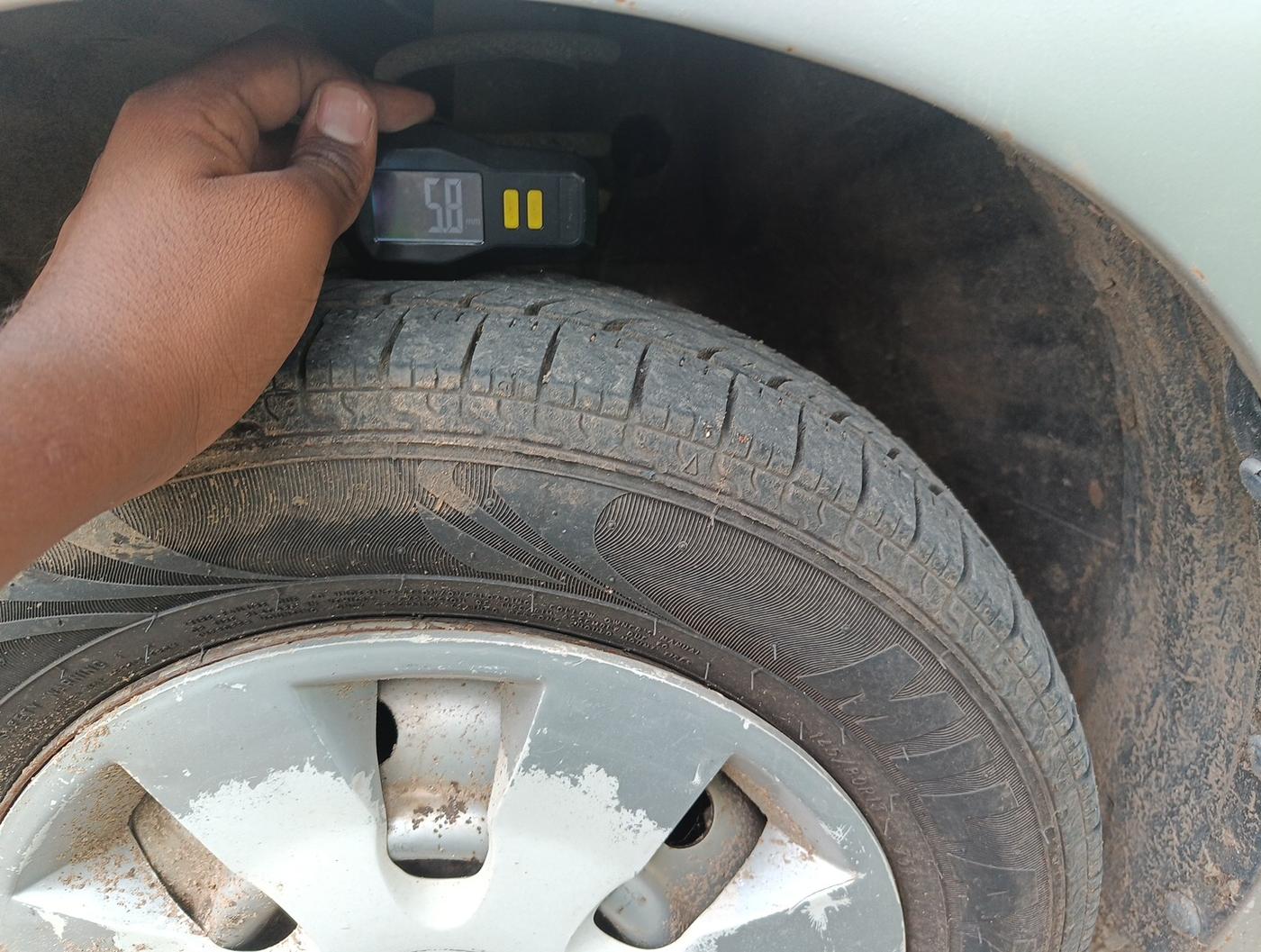 2011 Maruti Wagon R 1.0 LXI, Petrol, Manual, 1,13,593 km, tyre