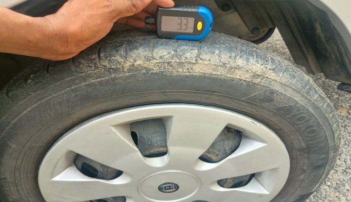 2013 Maruti Wagon R 1.0 LXI, Petrol, Manual, 88,000 km, tyre