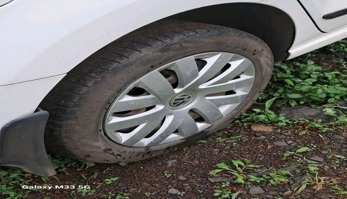 2014 Volkswagen Vento COMFORTLINE 1.6, Petrol, Manual, 2,77,771 km, tyre