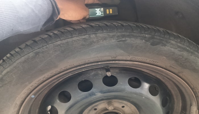 2018 Tata NEXON XZ PETROL, Petrol, Manual, 1,36,717 km, tyre