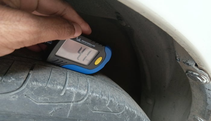 2021 Maruti Ertiga VXI CNG, Petrol, Manual, 68,000 km, tyre