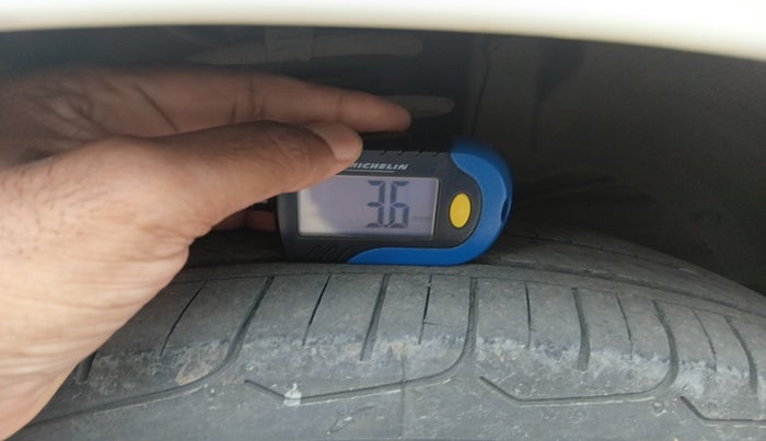 2021 Maruti Ertiga VXI CNG, Petrol, Manual, 68,000 km, tyre