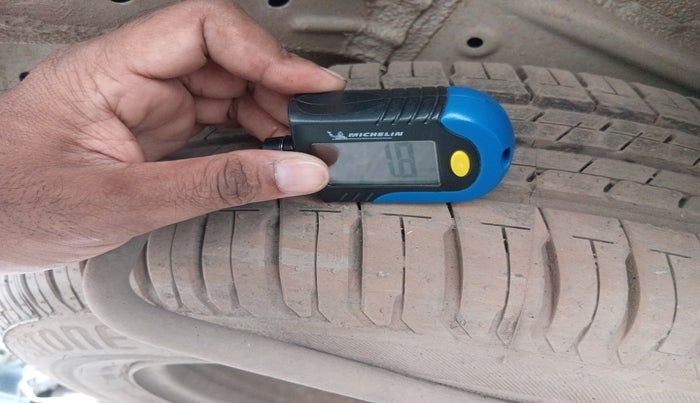 2021 Maruti Ertiga VXI CNG, Petrol, Manual, 68,000 km, tyre