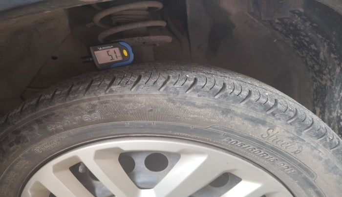 2022 Maruti Vitara Brezza VXI, Petrol, Manual, 50,494 km, tyre
