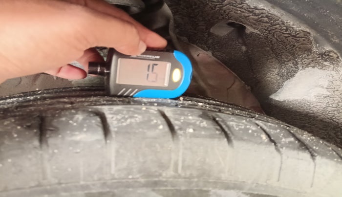 2019 Mahindra XUV300 W4 1.2 PETROL, Petrol, Manual, 51,165 km, tyre