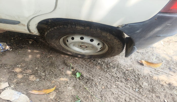 2011 Maruti Alto LXI, Petrol, Manual, 1,17,589 km, tyre