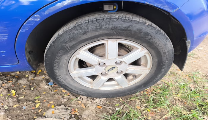 2012 Ford Figo TITANIUM 1.4 DIESEL, Diesel, Manual, 1,39,043 km, tyre