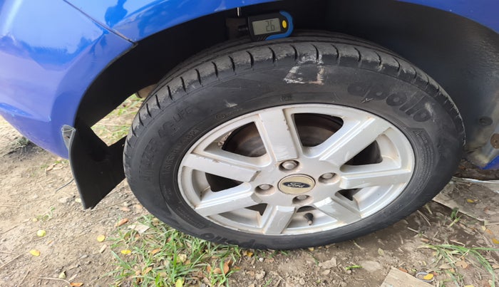 2012 Ford Figo TITANIUM 1.4 DIESEL, Diesel, Manual, 1,39,043 km, tyre