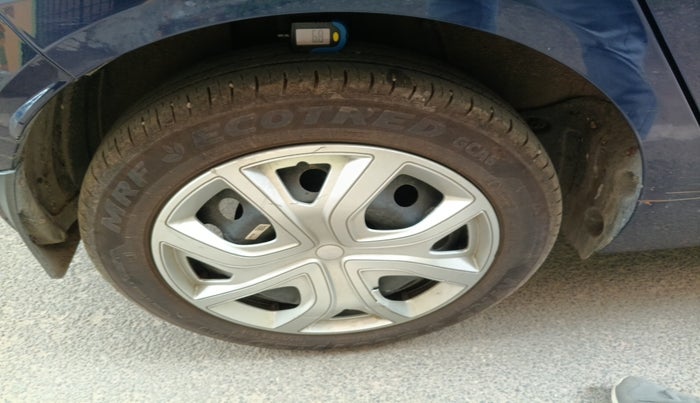2024 Tata ALTROZ XTA, Petrol, Automatic, 6,883 km, tyre