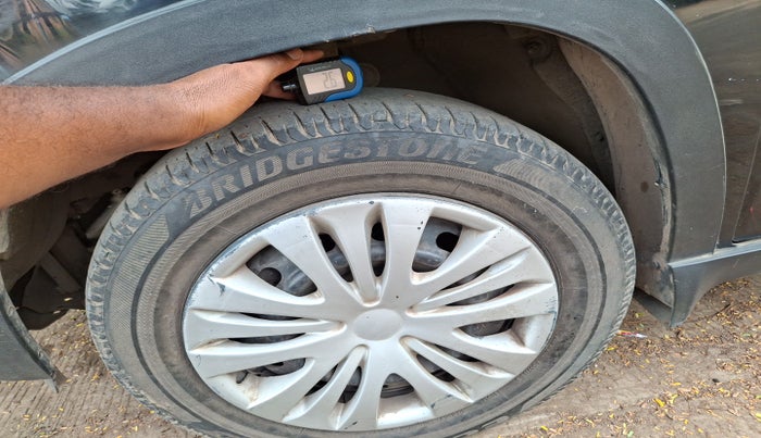2017 Mahindra Kuv100 K4 D 5 STR, Diesel, Manual, 87,905 km, tyre
