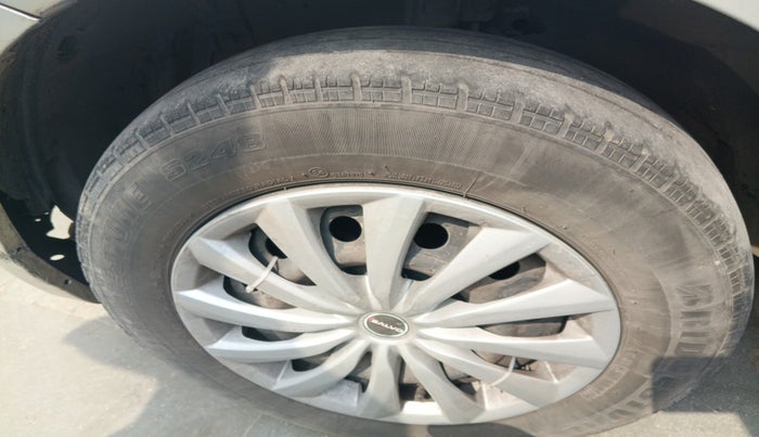 2013 Maruti Swift VDI, Diesel, Manual, 1,86,251 km, tyre