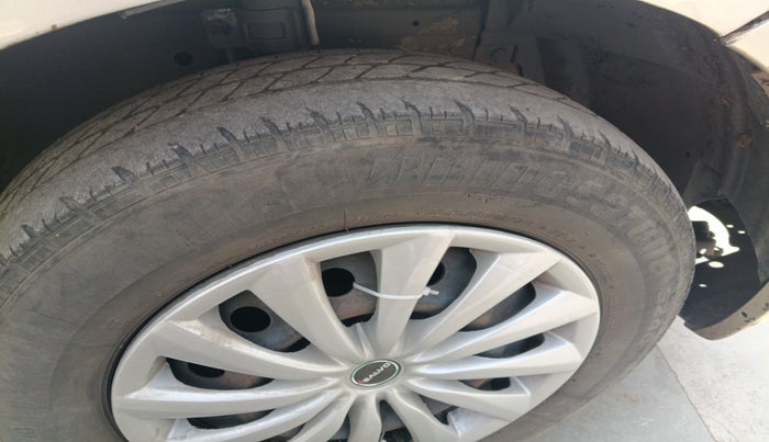 2013 Maruti Swift VDI, Diesel, Manual, 1,86,251 km, tyre