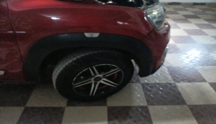 2017 Renault Kwid RXT 1.0 AMT, Petrol, Automatic, 73,295 km, tyre