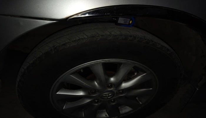 2014 Toyota Innova 2.5 VX 7 STR, Diesel, Manual, 83,978 km, tyre