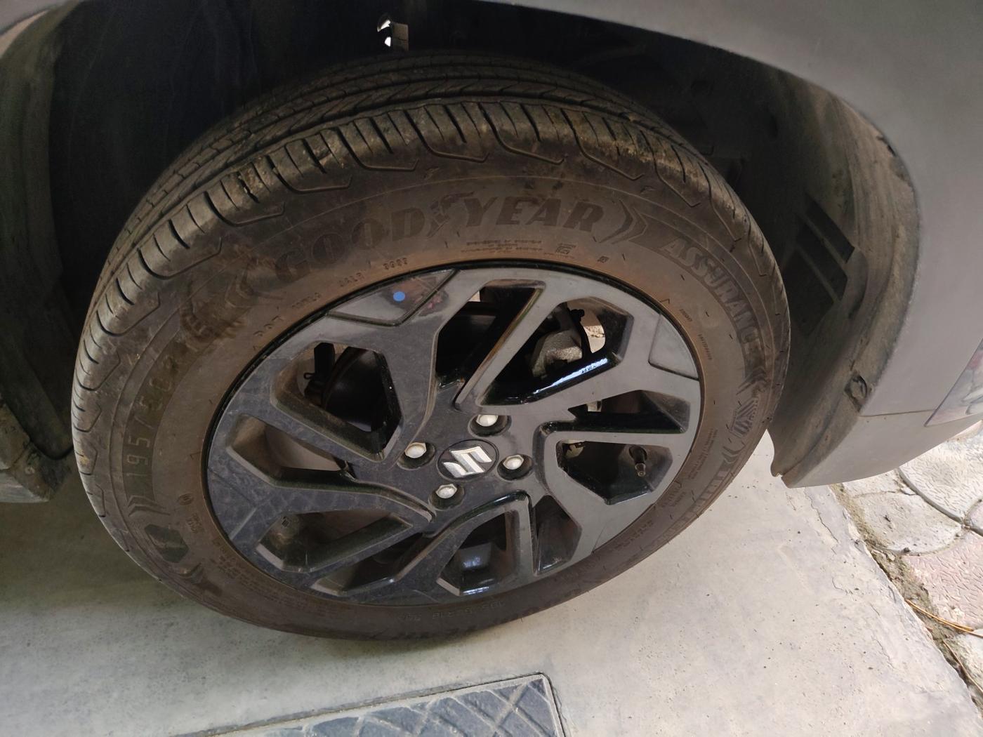 2023 Maruti FRONX DELTA PLUS 1.2L AGS, Petrol, Automatic, 4,808 km, tyre