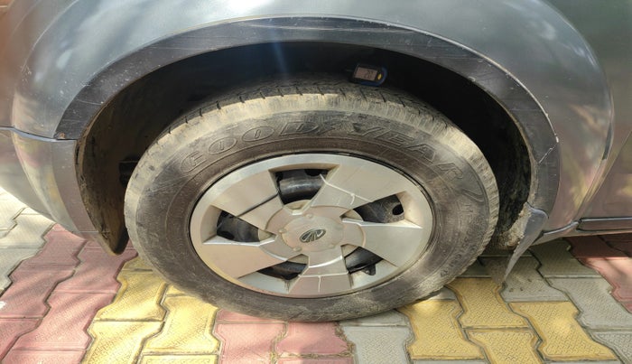 2013 Mahindra XUV500 W6, Diesel, Manual, 1,01,171 km, tyre