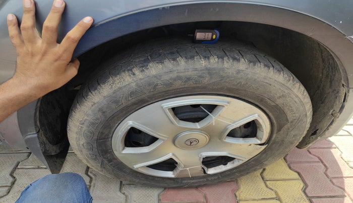 2013 Mahindra XUV500 W6, Diesel, Manual, 1,01,171 km, tyre