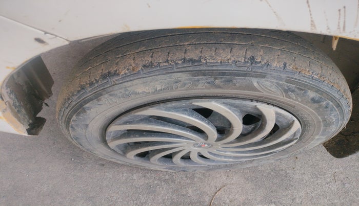 2017 Maruti Wagon R 1.0 LXI CNG, Petrol, Manual, 1,21,001 km, tyre