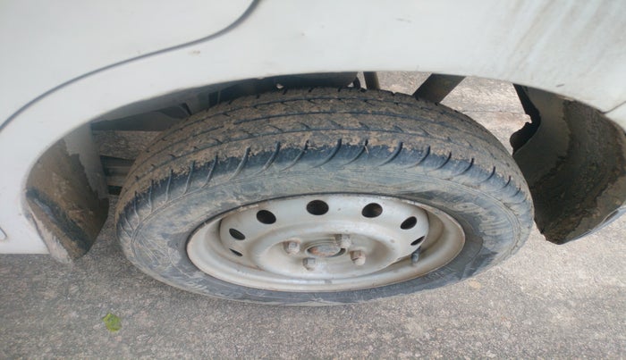 2017 Maruti Wagon R 1.0 LXI CNG, Petrol, Manual, 1,21,001 km, tyre