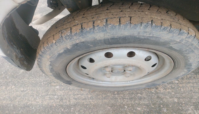 2017 Maruti Wagon R 1.0 LXI CNG, Petrol, Manual, 1,21,001 km, tyre