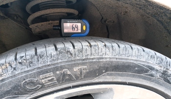 2014 Hyundai i20 ASTA 1.2, Petrol, Manual, 1,26,860 km, tyre