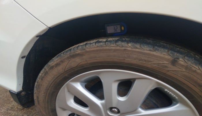 2015 Honda Mobilio 1.5L I-DTEC V, Diesel, Manual, 1,53,746 km, tyre