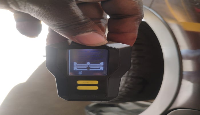 2016 Mahindra XUV500 W10 AT, Diesel, Automatic, 1,22,313 km, tyre