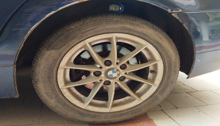2011 BMW 5 Series 520D 2.0, Diesel, Automatic, 1,20,385 km, tyre