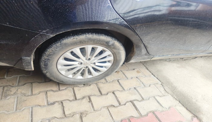 2019 Maruti Ciaz DELTA 1.5 SHVS MT PETROL, Petrol, Manual, 76,239 km, tyre