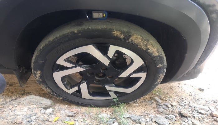 2021 Nissan MAGNITE XV PREMIUM TURBO (O) CVT, Petrol, Automatic, 27,000 km, tyre
