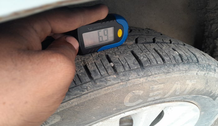 2015 Maruti Ciaz ZDI, Diesel, Manual, 1,70,000 km, tyre