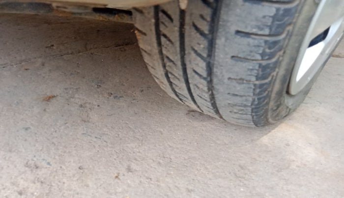 2017 Maruti Alto K10 VXI, Petrol, Manual, 68,004 km, tyre