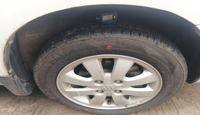 2015 Maruti Ritz ZXI, Petrol, Manual, 56,570 km, tyre