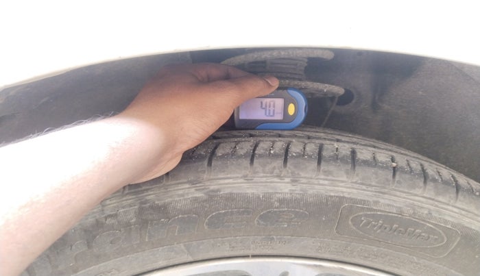 2017 Maruti Dzire VXI, Petrol, Manual, 27,271 km, tyre